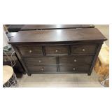 7 DRAWER DRESSER W/ MIRROR