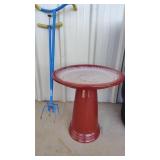 CERAMIC BIRD FOUNTAIN AND 2 LAWN CLAWS