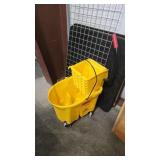 COMMERCIAL MOP BUCKET