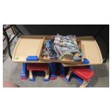 2 KIDS DESKS & TOYS