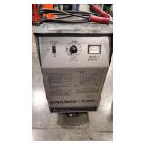 SCHUMACKER 200 AMP 12V FAST CHARGER