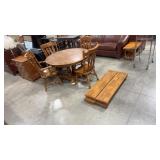 OAK DINING TABLE W/ 4 LEAVES & 4 CHAIRS
