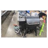 TRAEGER SMOKER W/ 3 BAGS OF PELLETS AND COVER