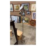 ADJUSTABLE METAL FLOOR LAMP