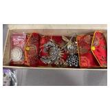 BROACH ASSORTMENT & DECORATIVE BOX