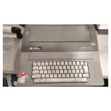 SMITH CORONA DEVILLE 580 PORTABLE TYPE WRITER