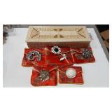 BROOCH ASSORTMENT BAGS & DECOR BOX