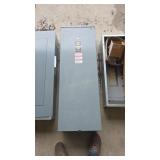 SQUARE-D 400 AMP ENCLOSED CIRCUIT BREAKER