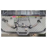 JENNINGS GAME MASTER COMPOUND BOW W/ CASE, ARROWS