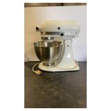 KITCHEN AID CLASSIC STAND MIXER