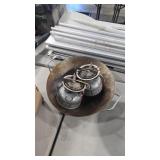 2 PORTABLE PROPANE BURNERS AND WOK