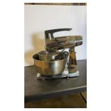 SUNBEAM VTG SS MIXMASTER W/ ATTACHMENTS