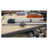 BOSCH GLL 150E LASER LEVEL W/ TRIPOD AND GARDE ROD