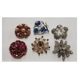BROOCH ASSORTMENT
