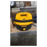 DEWALT 2 GALLON CORDED SHOP VAC