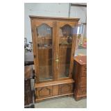 10 SLOT GLASS FRONT GUN CABINET W/KEY