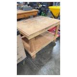 WOOD WORK BENCH TABLE 35' X 50' 33' HEIGHT