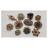 BROOCH ASSORTMENT
