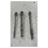 SNAP-ON 3/8' BREACKER BAR AND 2 SNAP-ON RATCHETS