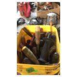 BUCKET W/ SCREWDRIVERS