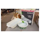 2 BAKING DISHES & PASTA ROOLER SET