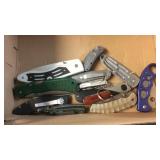 GROUP OF KNIVES