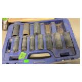 GROUP OF IMPACT SOCKETS IN BLUE TRAY