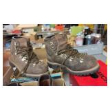 PR OF SIZE 6.5M BOOTS