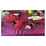 MASSEY FERGUSON 7650 TOY COMBINE & FIATAGRI TOY