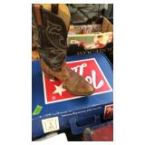 HONDO COWBOY BOOTS SIZE ? IN TONY LLAMA BOX