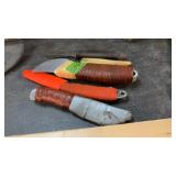 GROUP OF KNIVES