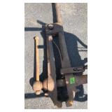 ANTIQUE POST VISE