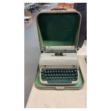 REMINGTON TYPEWRITER IN CASE