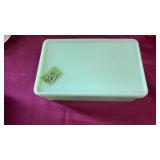 VINTAGE MCKEE JADIETE URANIUM REFRIGERATOR DISH