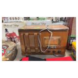 SILVERTONE RADIO
