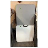 2 FOLDING TABLES