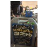 30LB CAPACITY SAND BLASTER
