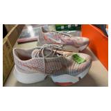 NIKE WOMENS SHOES SIZE 9