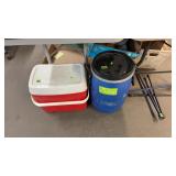 RED IGLOO COOLER & STORAGE BARREL