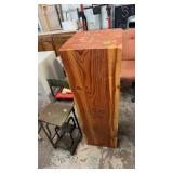 CEDAR PEDESTAL 14'X14'X47' *CRACKED