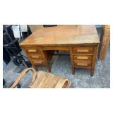 ANTIQUE VALLEY CITY DESIGNS OAK DESK