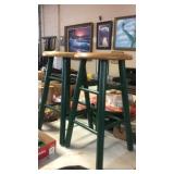 2 BAR STOOLS