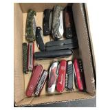 14 FOLDING KNIVES