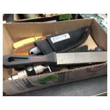 BX W/ 11 KNIVES