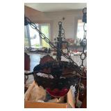 HANGING LIGHT FIXTURE