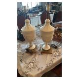 2 MATCHING WHITE TABLE LAMPS WITH APPLIED