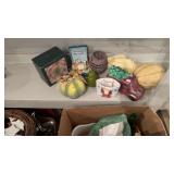 GROUP OF MISC COLLECTIBLE ITEMS
