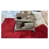 MINIATURE CAST IRON ROYAL COOK STOVE SAMPLE