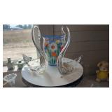 PR OF HAND BLOWN GLASS SWANS & HAND PAINTED VASE