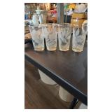 SET OF 4 VINTAGE GLASSES